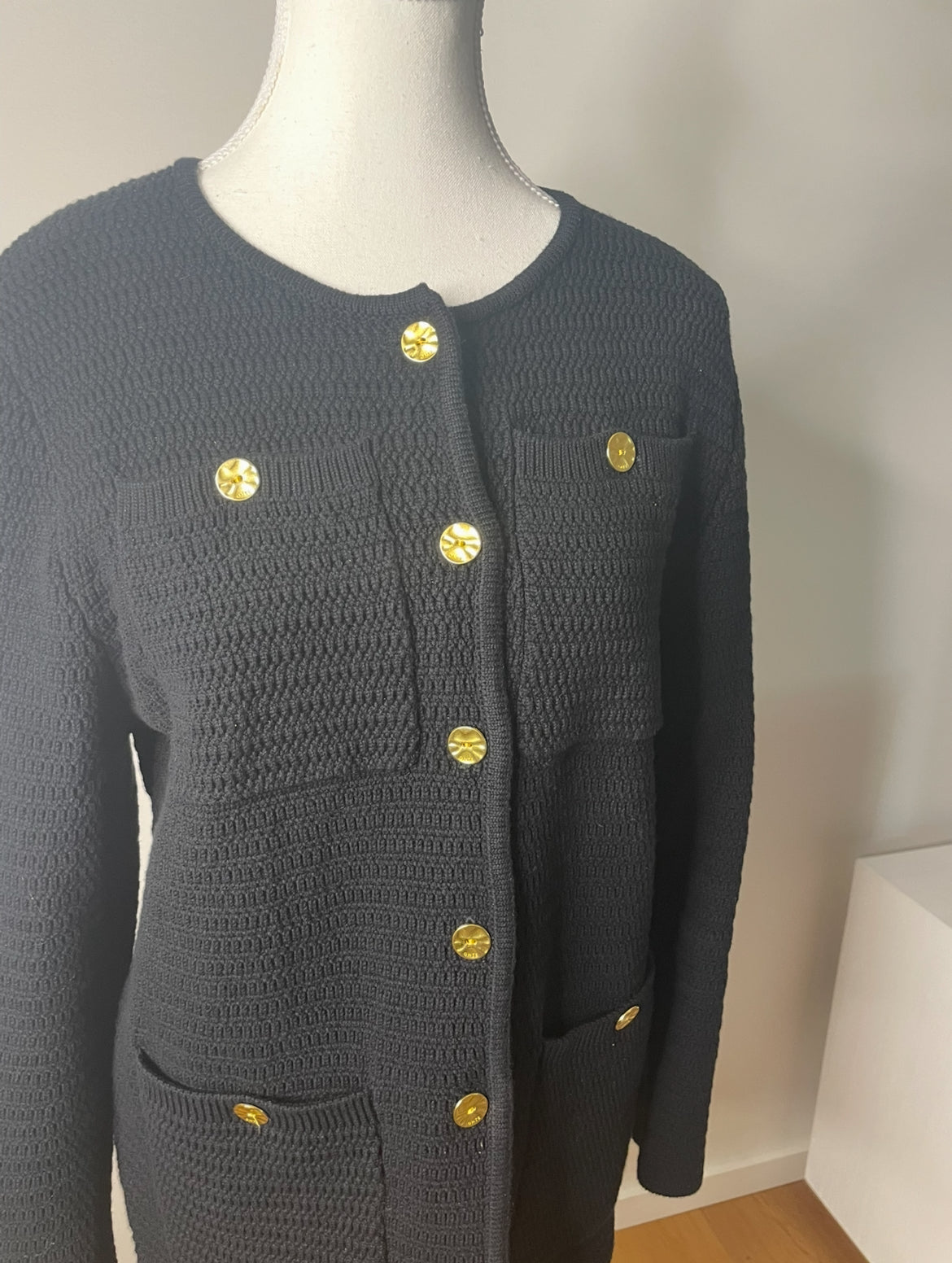 Black Onte Long Sleeved reloved Knit