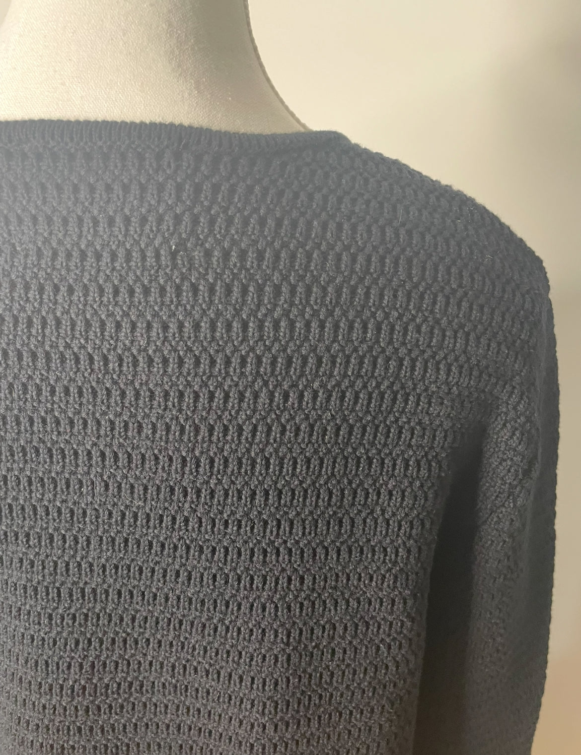 Black Onte Long Sleeved reloved Knit